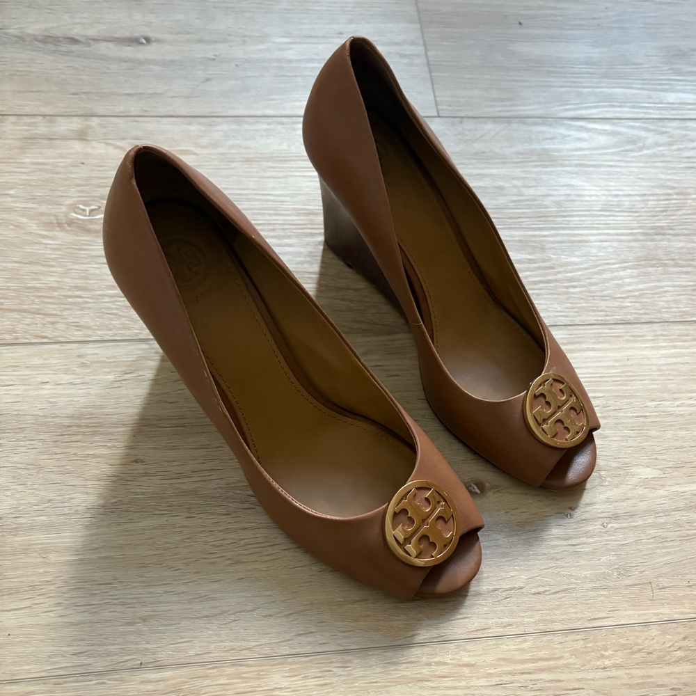 Tory Burch Brown Peep-Toe Wedge Heels with Gold Logo - Picture 3 of 6